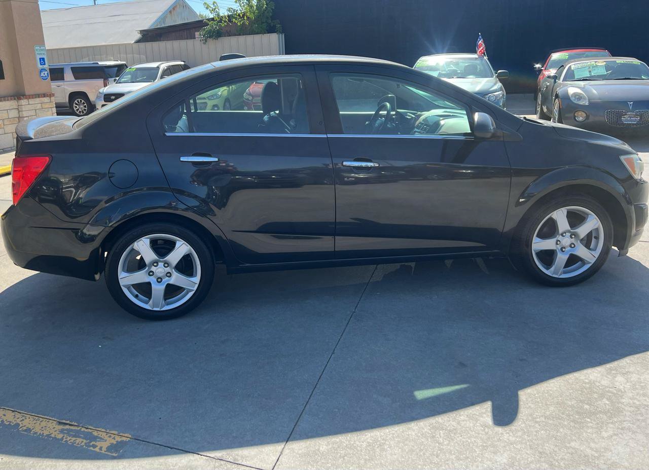 Used 2015 Chevrolet Sonic LTZ FWD image 8