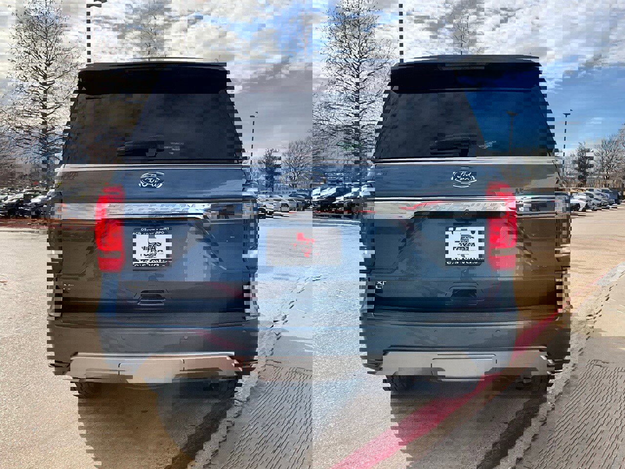 Used 2020 Ford Expedition XLT w/ Equipment Group 202A image 7