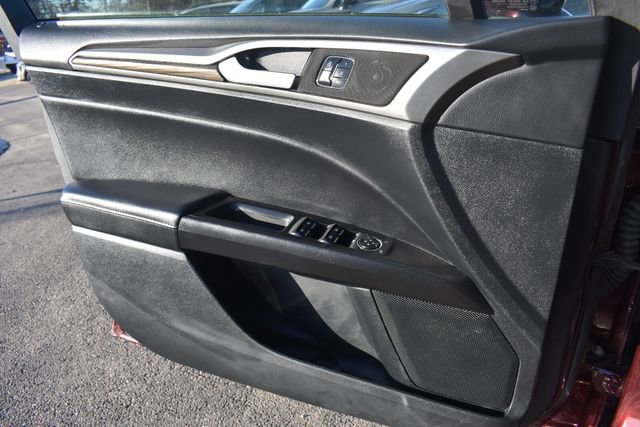 Used 2017 Ford Fusion SE w/ Fusion SE Technology Package image 31