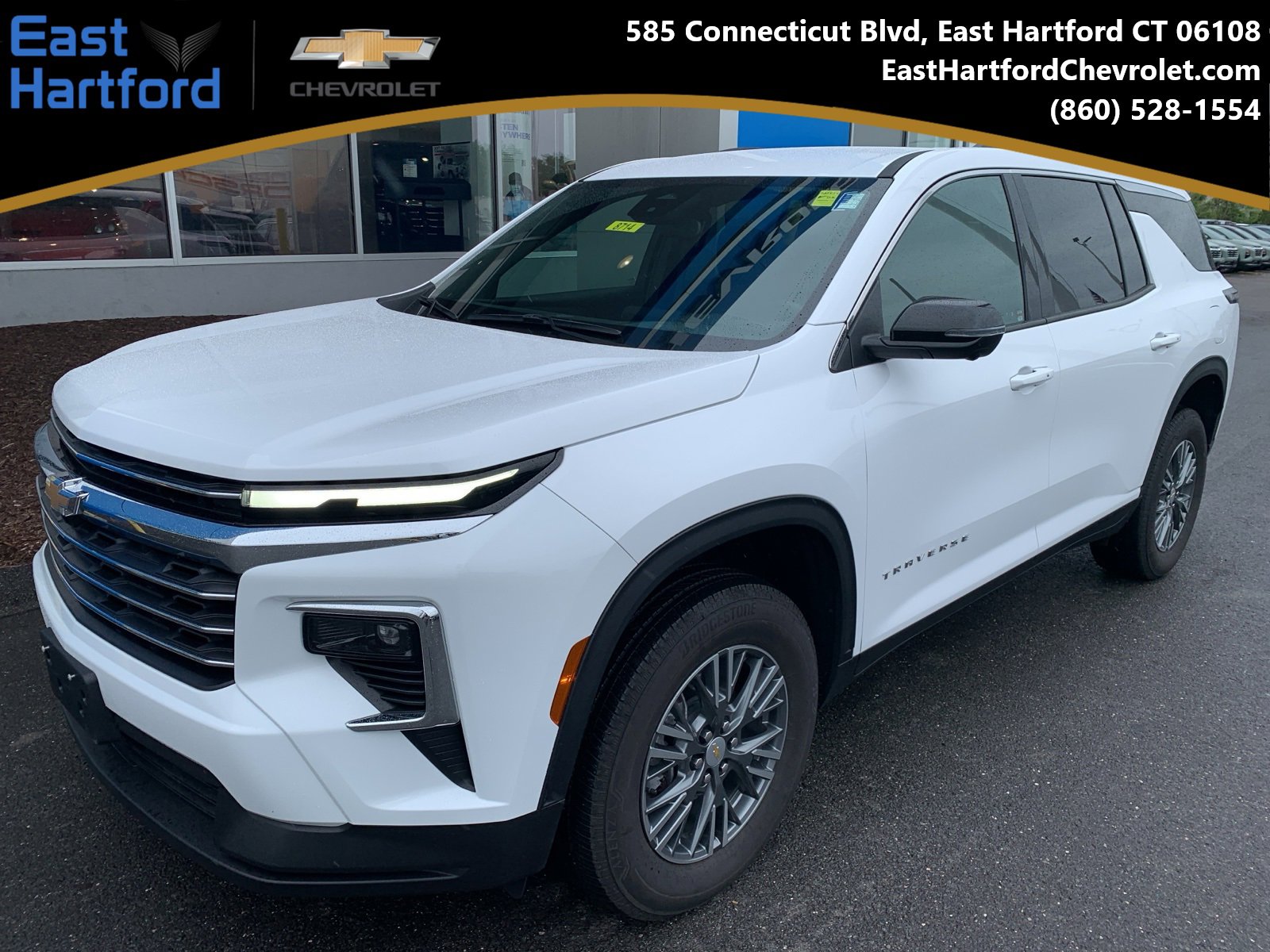 Used 2024 Chevrolet Traverse LT image 1