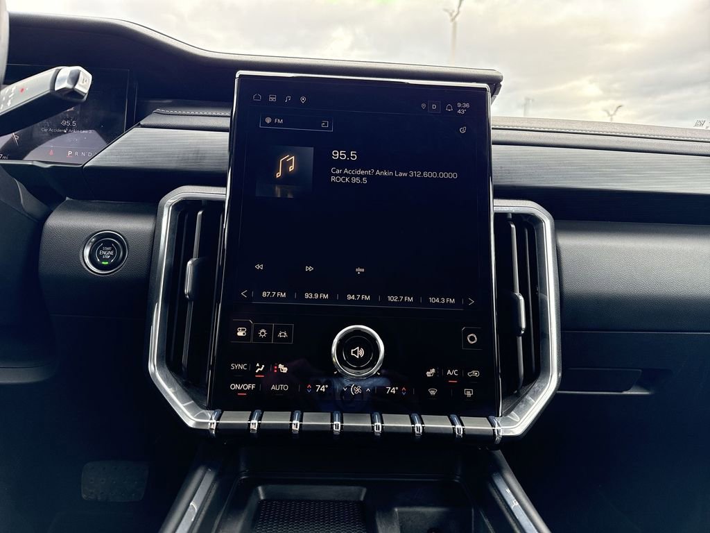 Used 2025 GMC Acadia Elevation image 12