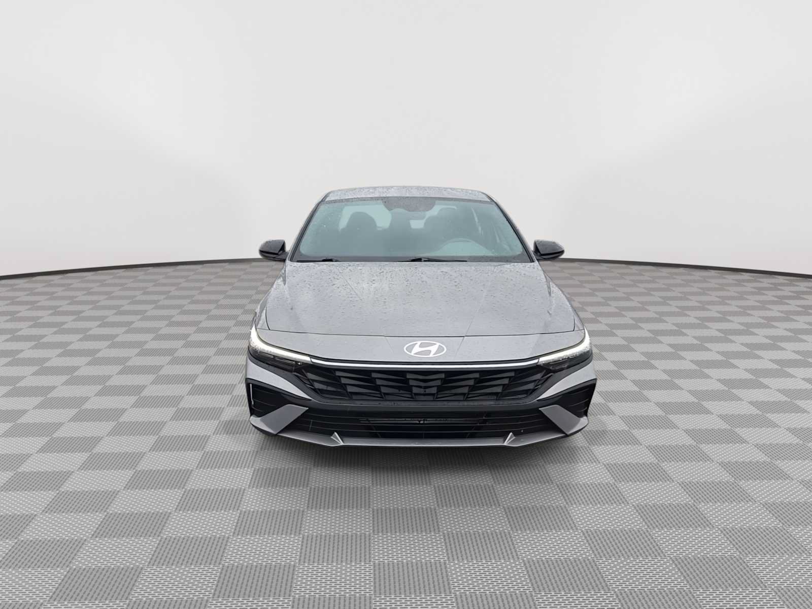 Used 2026 Hyundai Elantra Sport FWD image 3