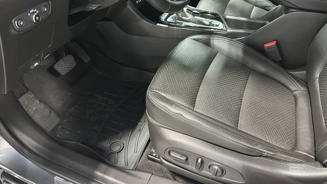 Used 2022 Buick Encore GX Essence w/ Advanced Technology Package FWD image 7