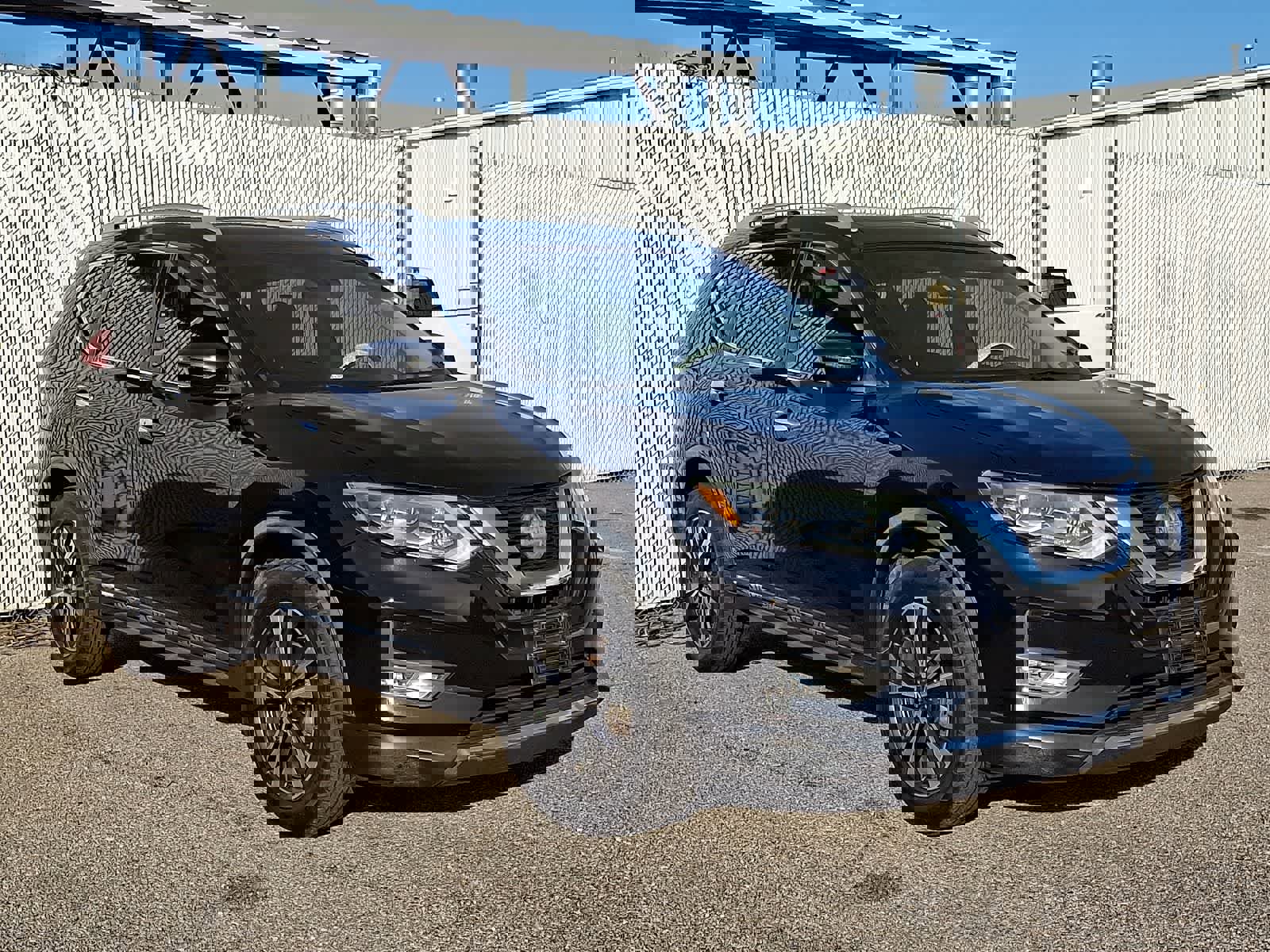 Used 2018 Nissan Rogue SL w/ Premium Package AWD/4WD image 2