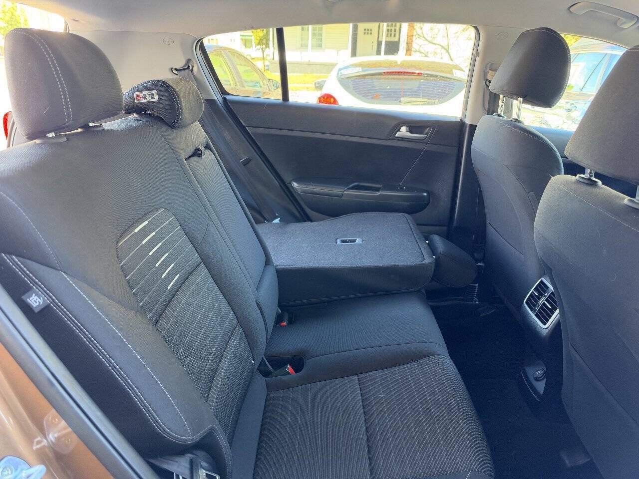 Used 2018 Kia Sportage LX FWD image 22