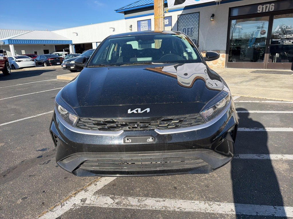 Used 2024 Kia Forte LXS image 2