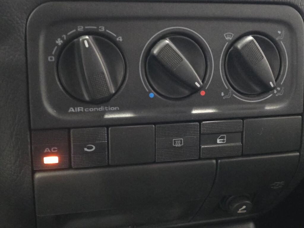 Used 1996 Volkswagen Golf GL FWD image 86