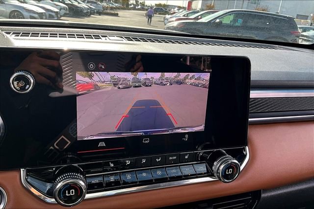 Used 2025 GMC Canyon AT4 image 15