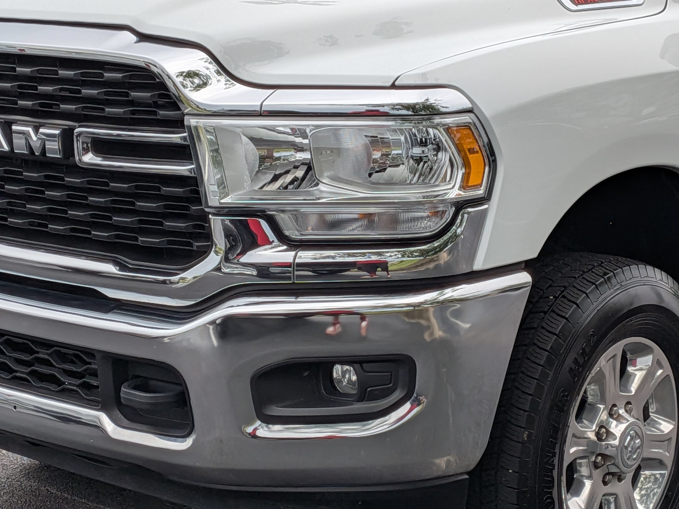 Used 2024 RAM 2500 Big Horn AWD/4WD image 9