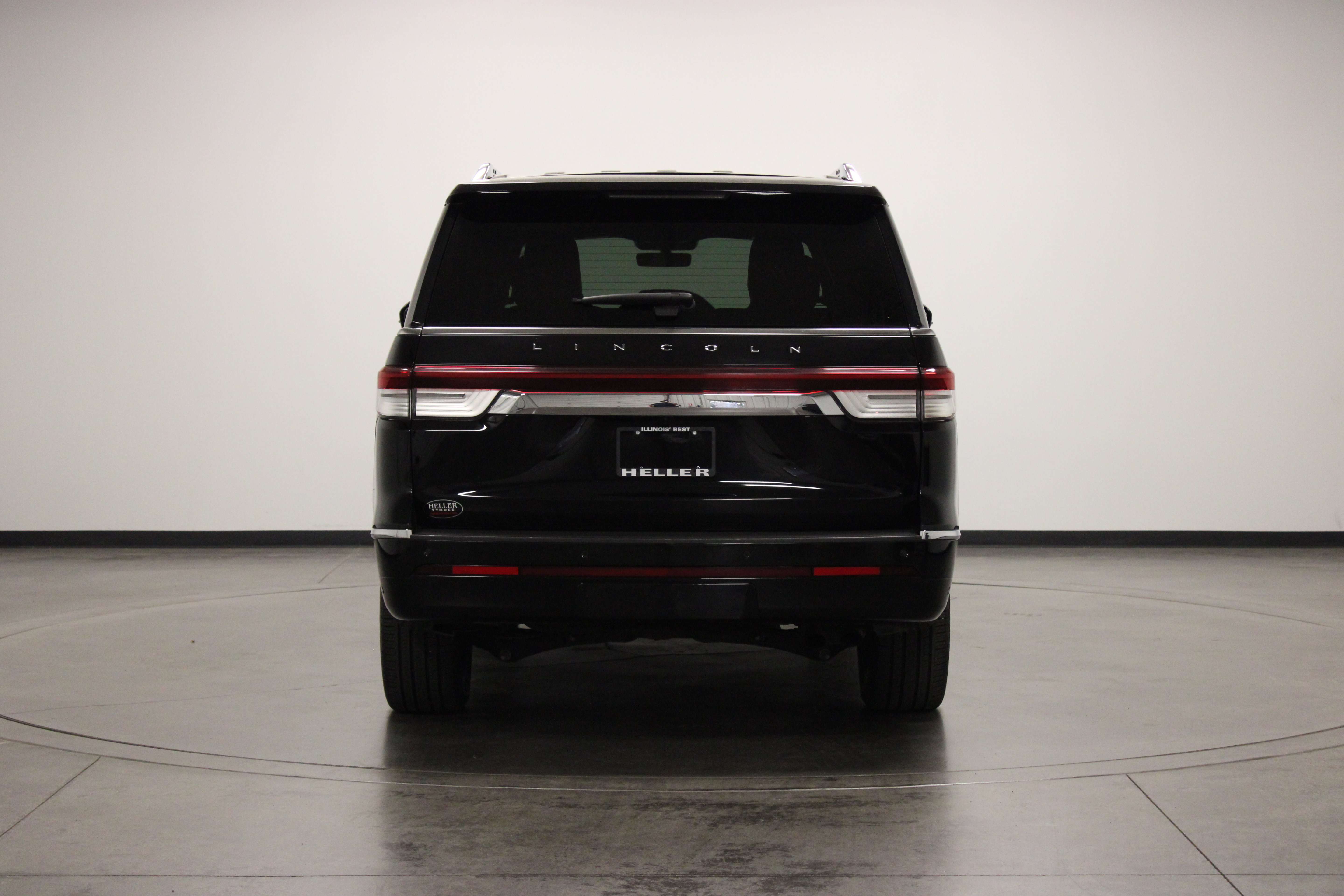 Used 2024 Lincoln Navigator L Reserve AWD/4WD image 7