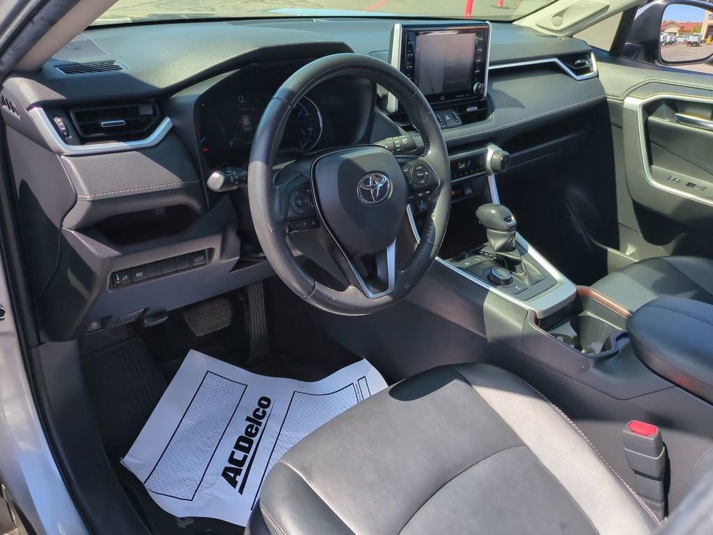 Used 2020 Toyota RAV4 Limited w/ All Weather Liner Package AWD/4WD image 10