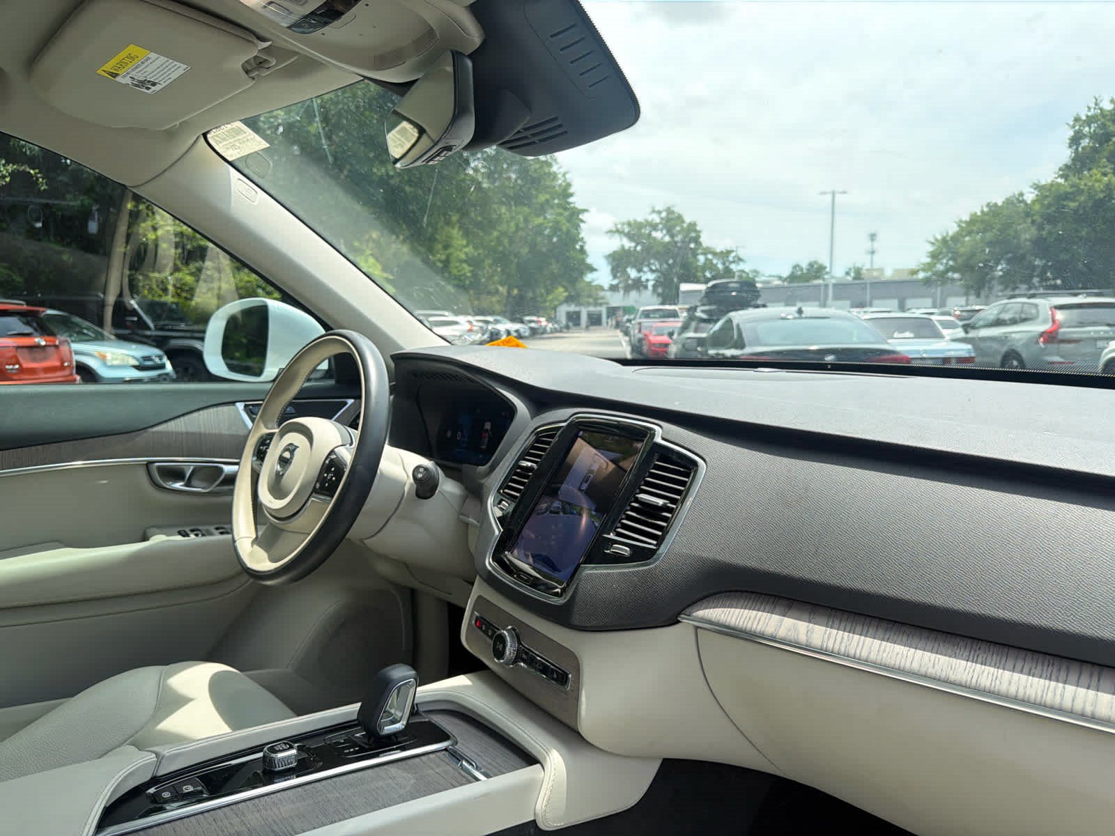 Used 2024 Volvo XC90 B6 Plus w/ Protection Package Premier AWD/4WD image 28