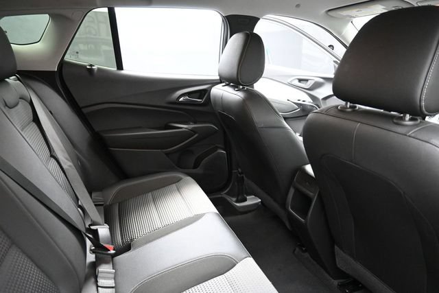 Used 2025 Chevrolet Trax LT FWD image 30