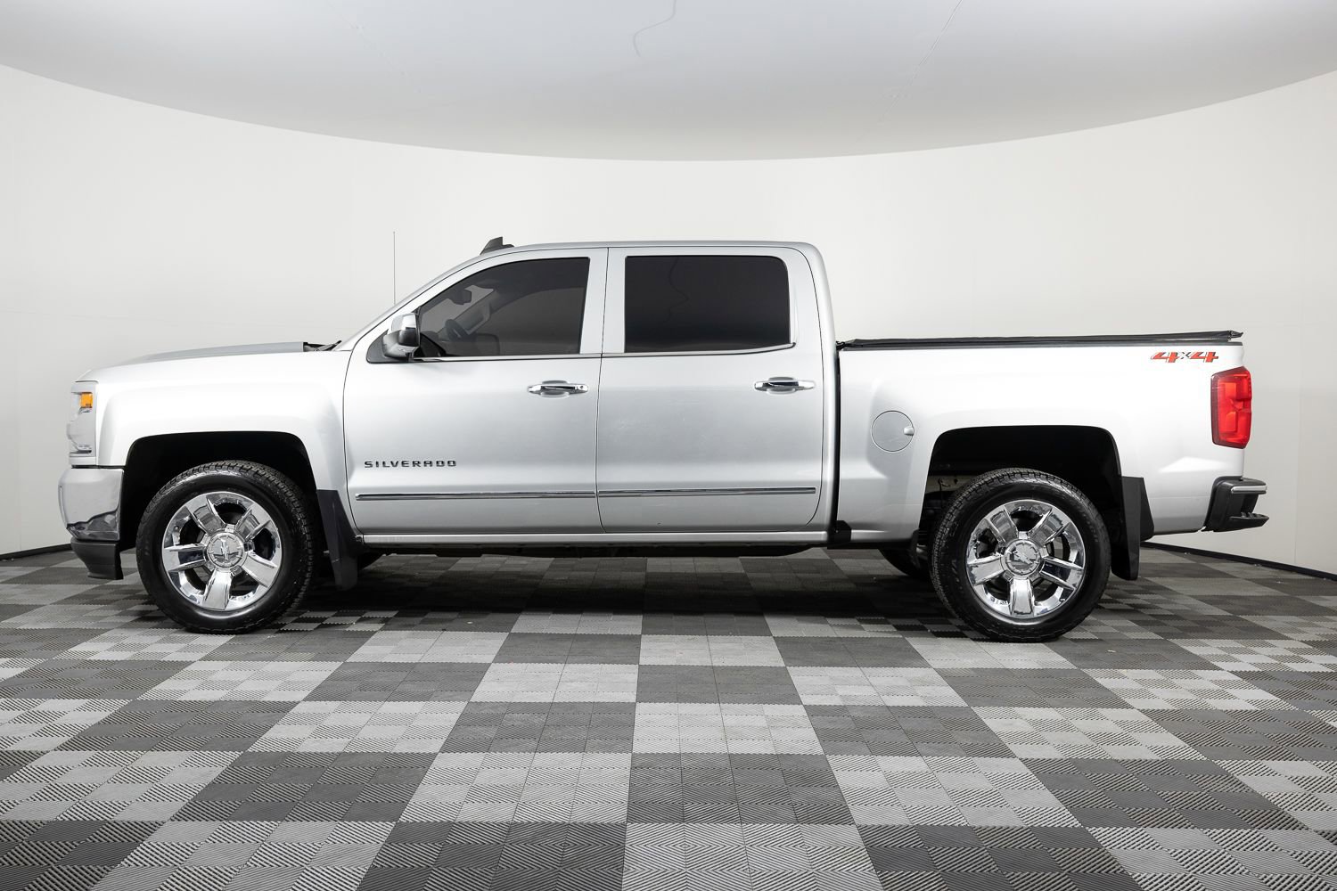 Used 2018 Chevrolet Silverado 1500 LTZ w/ Sport Package image 3