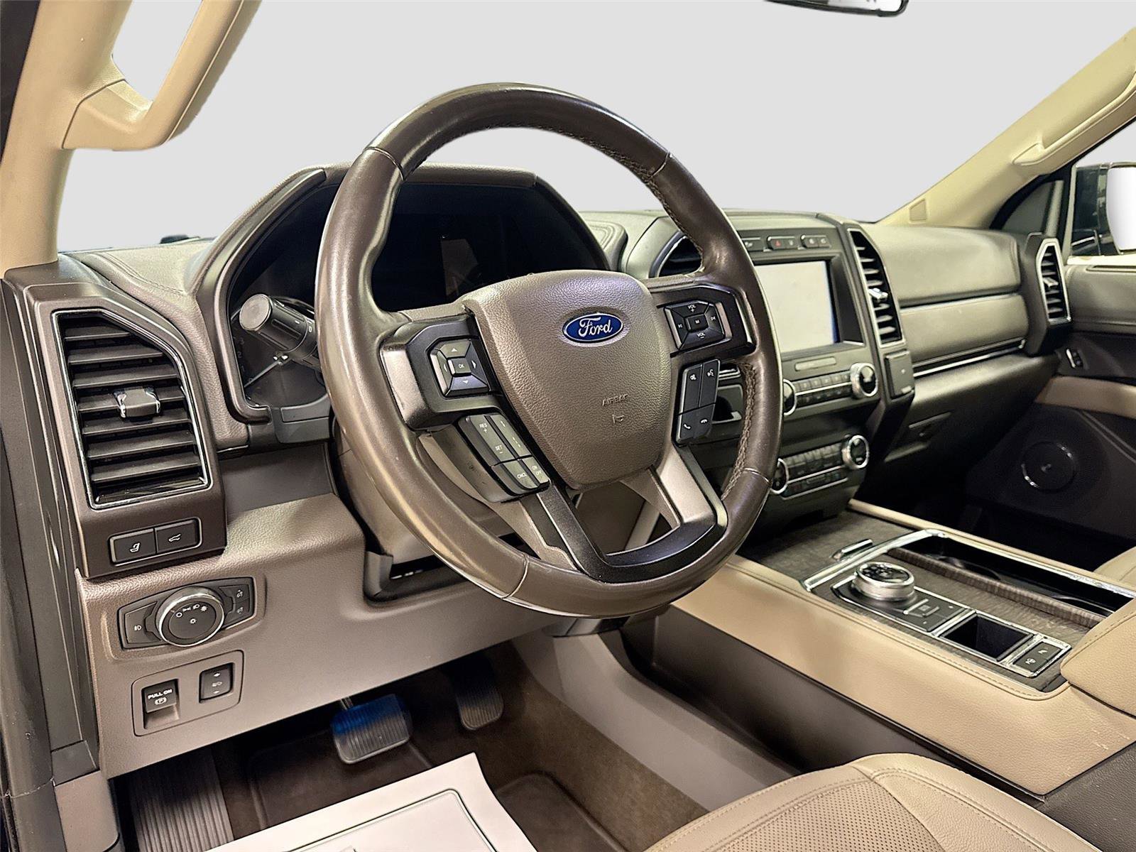 Used 2019 Ford Expedition Limited w/ Equipment Group 302A RWD image 9