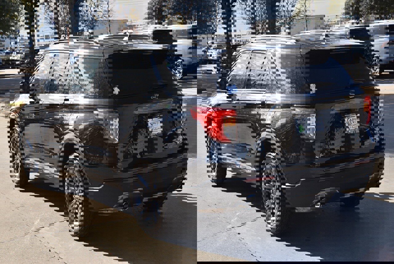 Used 2023 Ford Explorer XLT w/ Equipment Group 202A image 10