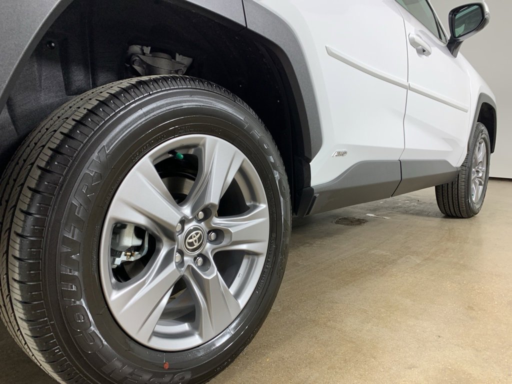 Used 2025 Toyota RAV4 XLE image 9