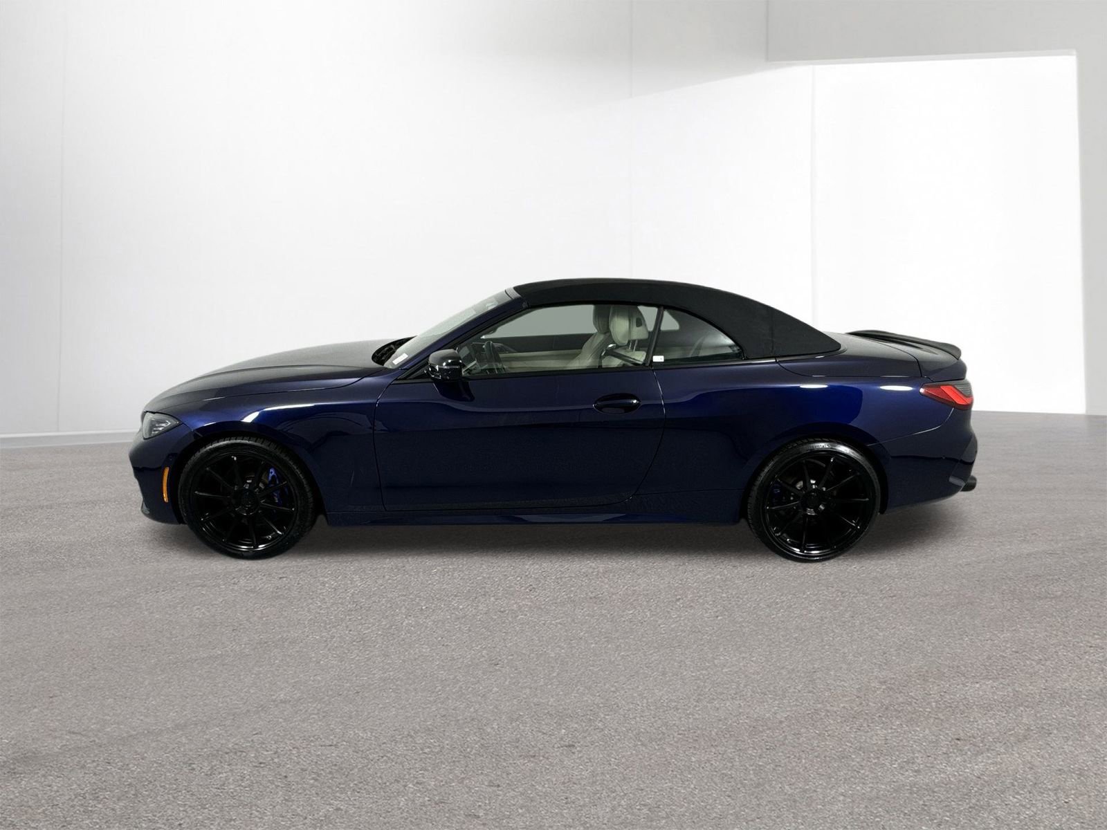 Used 2022 BMW 440i xDrive Convertible w/ Premium Package image 30