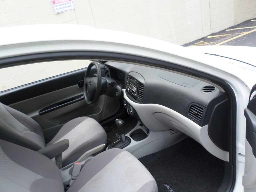 Used 2008 Hyundai Accent GS FWD image 11
