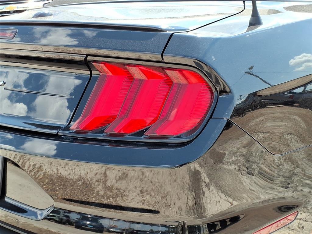 Used 2023 Ford Mustang Premium image 9