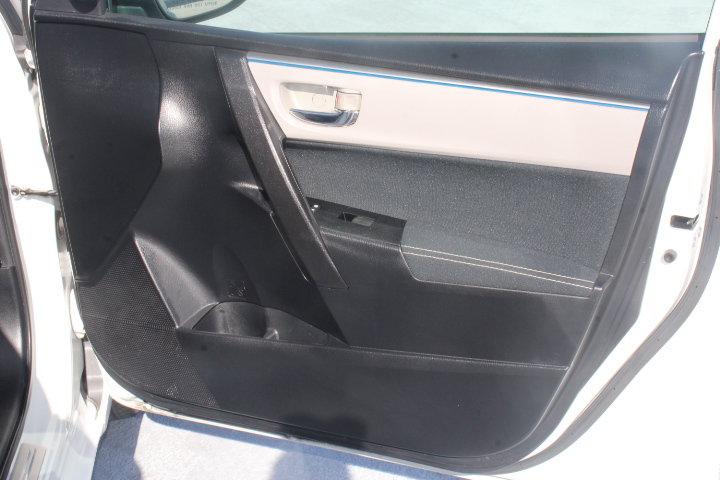Used 2014 Toyota Corolla LE w/ Body Protection Package FWD image 17