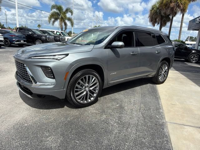 Used 2026 Buick Enclave Avenir w/ Super Cruise Package FWD image 4
