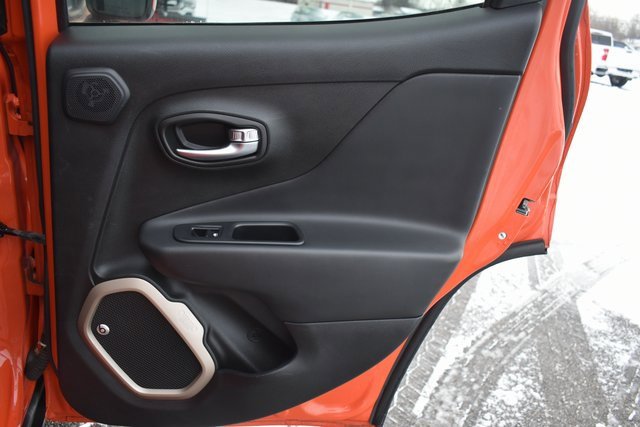 Used 2016 Jeep Renegade 75th Anniversary image 40