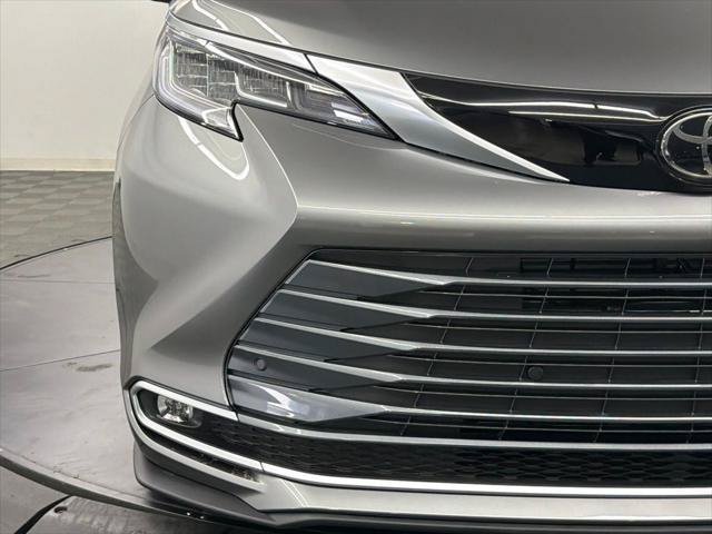 Certified 2026 Toyota Sienna Limited FWD image 9