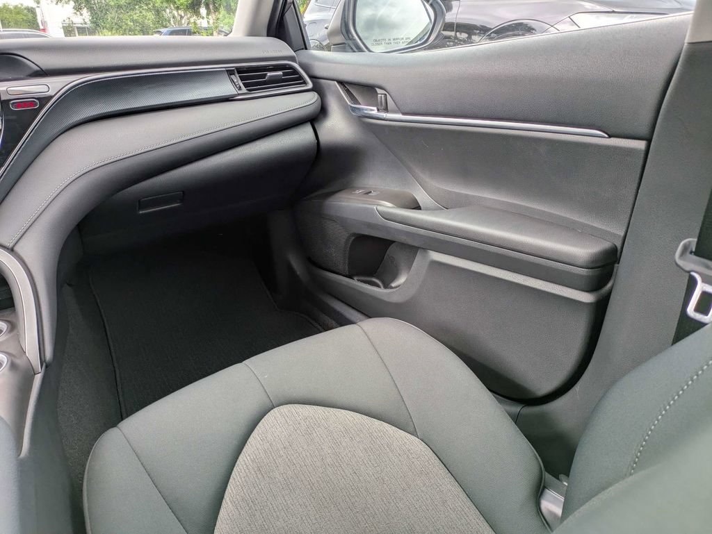 Used 2022 Toyota Camry LE FWD image 19