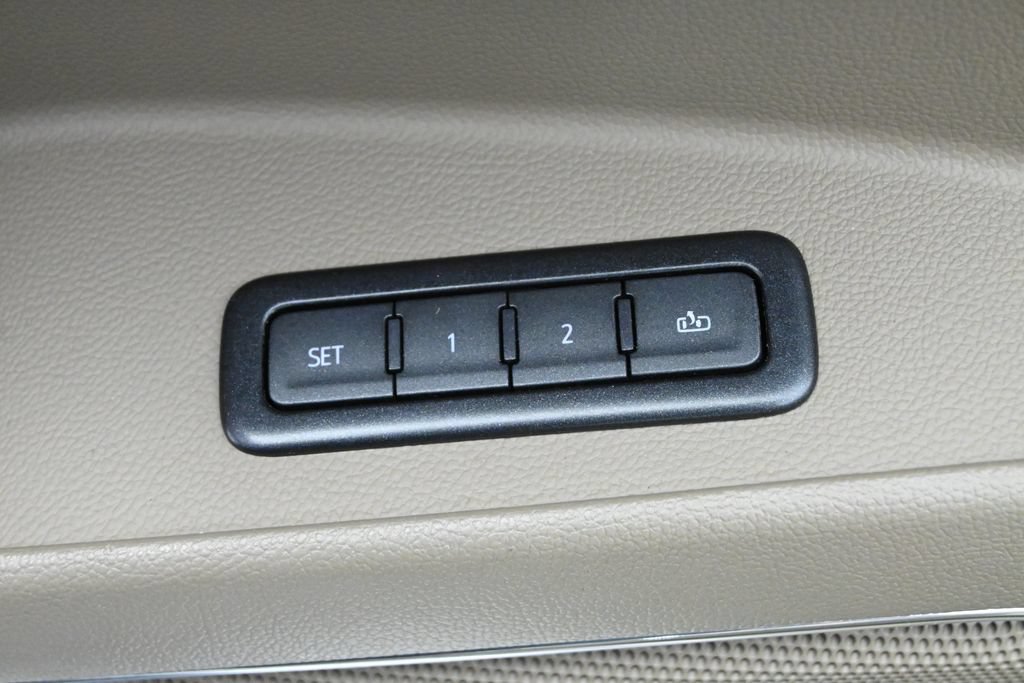 Used 2019 Chevrolet Tahoe Premier AWD/4WD image 21