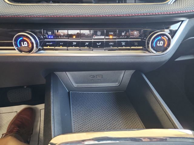 Used 2025 Chevrolet Equinox RS w/ Safety and Technology Package FWD image 19