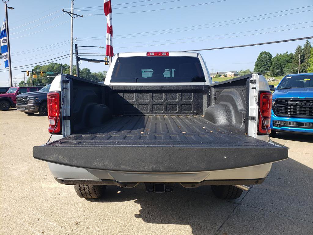 New 2026 RAM 2500 Big Horn AWD/4WD image 5