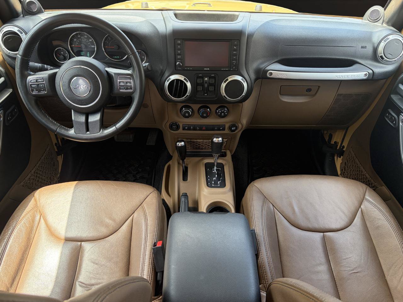 Used 2014 Jeep Wrangler Unlimited Rubicon w/ Dual Top Group AWD/4WD image 13