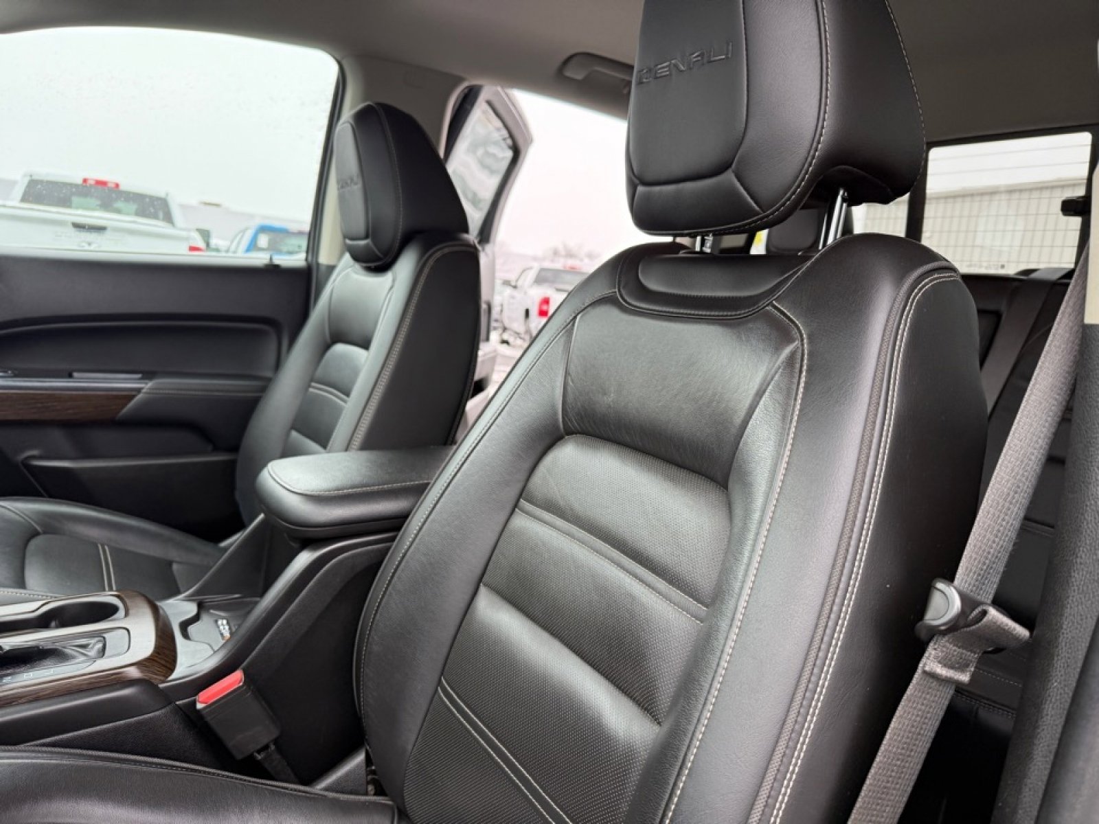 Used 2020 GMC Canyon Denali image 16