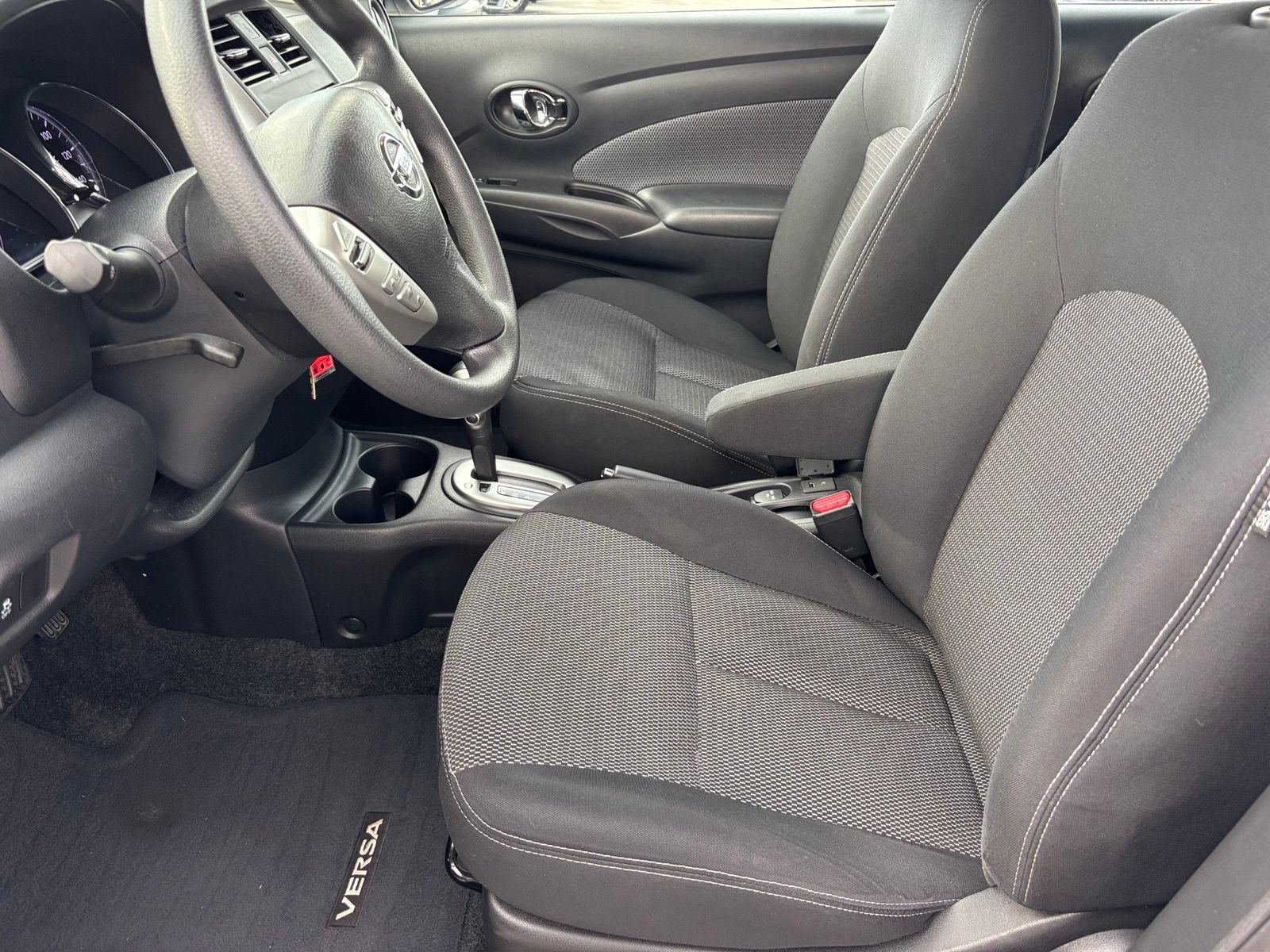 Used 2015 Nissan Versa SV FWD image 14