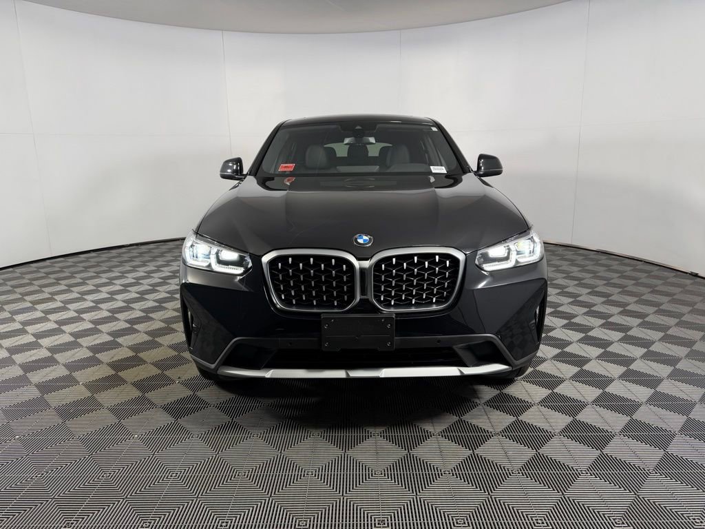 Used 2025 BMW X4 xDrive30i image 10