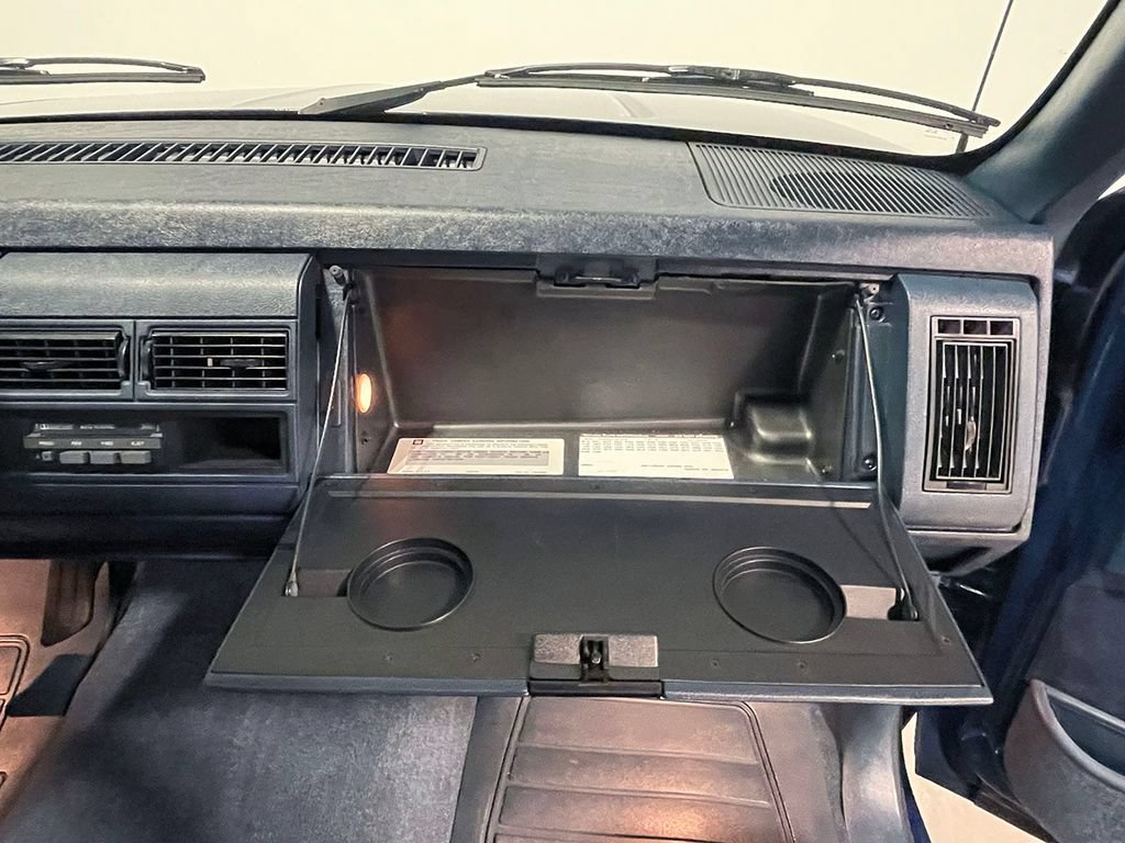 Used 1992 Chevrolet Silverado 1500 2WD Regular Cab image 42