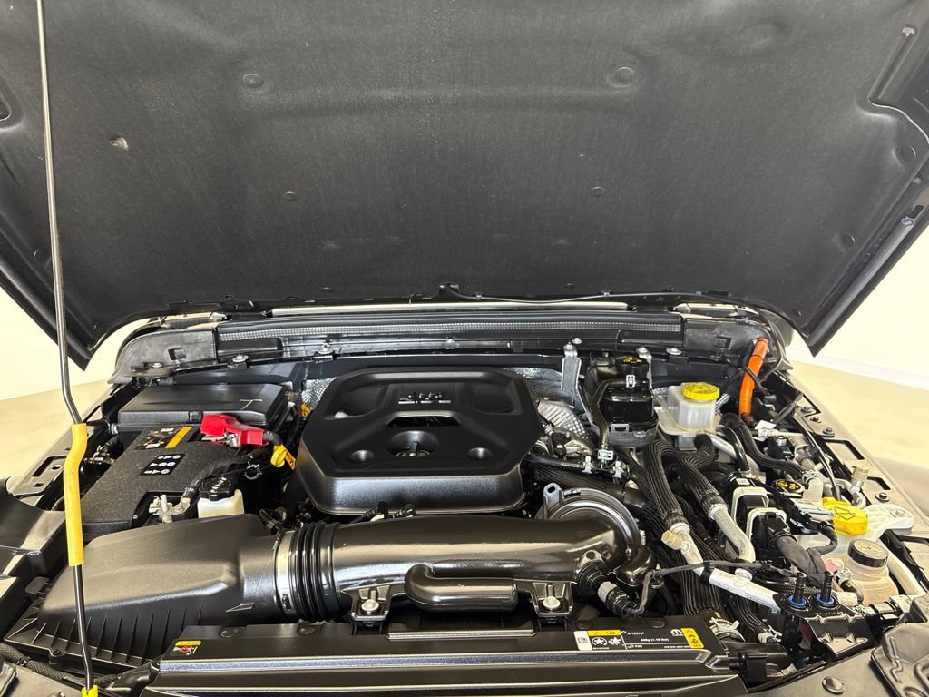Used 2024 Jeep Wrangler High Altitude AWD/4WD image 14