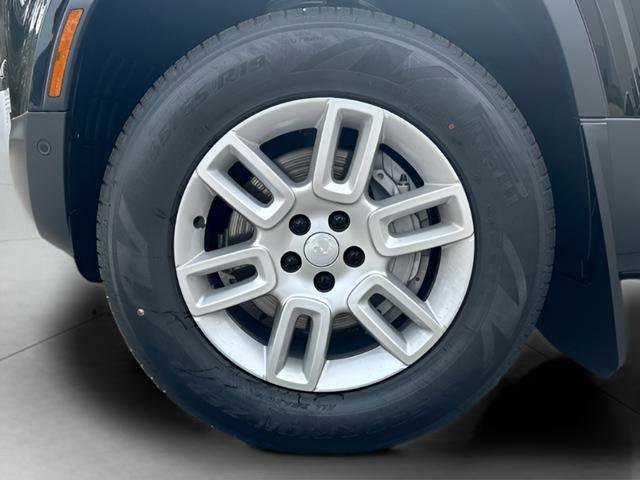 Certified 2025 Land Rover Defender 110 S image 9