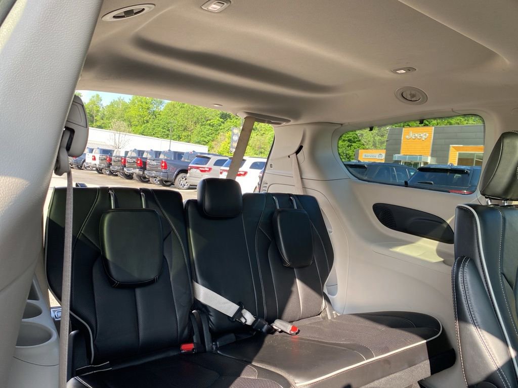 Used 2024 Chrysler Pacifica Limited image 14