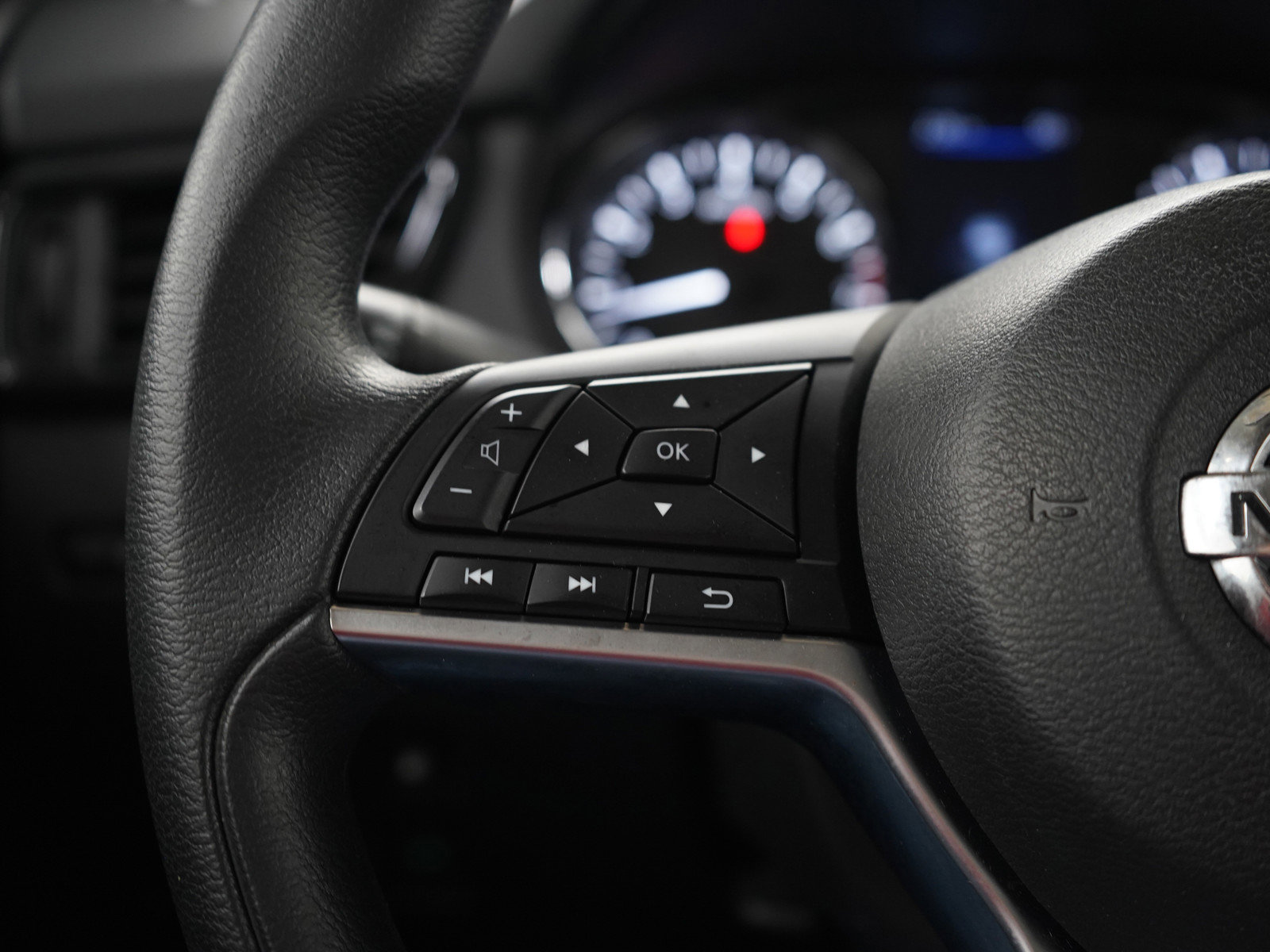 Used 2019 Nissan Rogue S AWD/4WD image 23