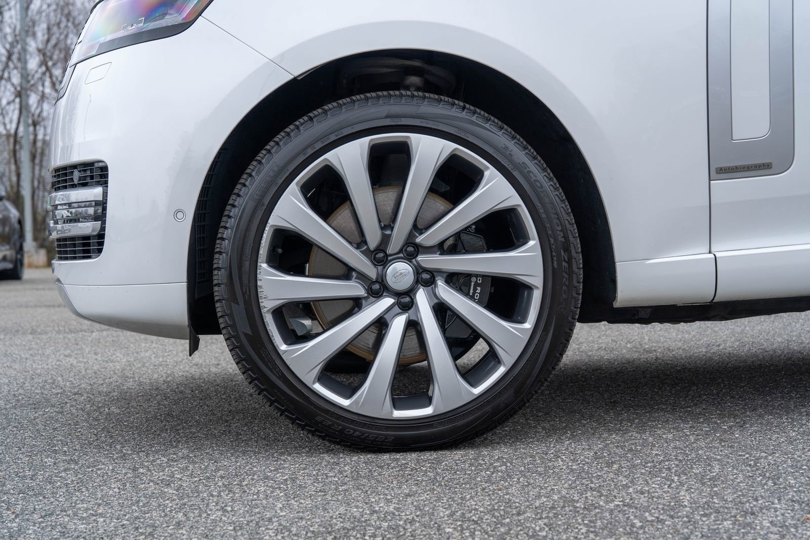 Used 2024 Land Rover Range Rover Autobiography image 9