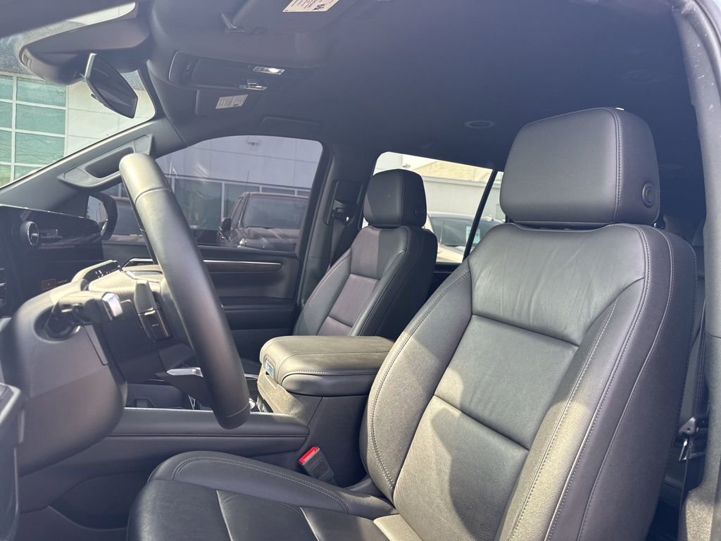 Used 2025 Chevrolet Tahoe LT AWD/4WD image 13