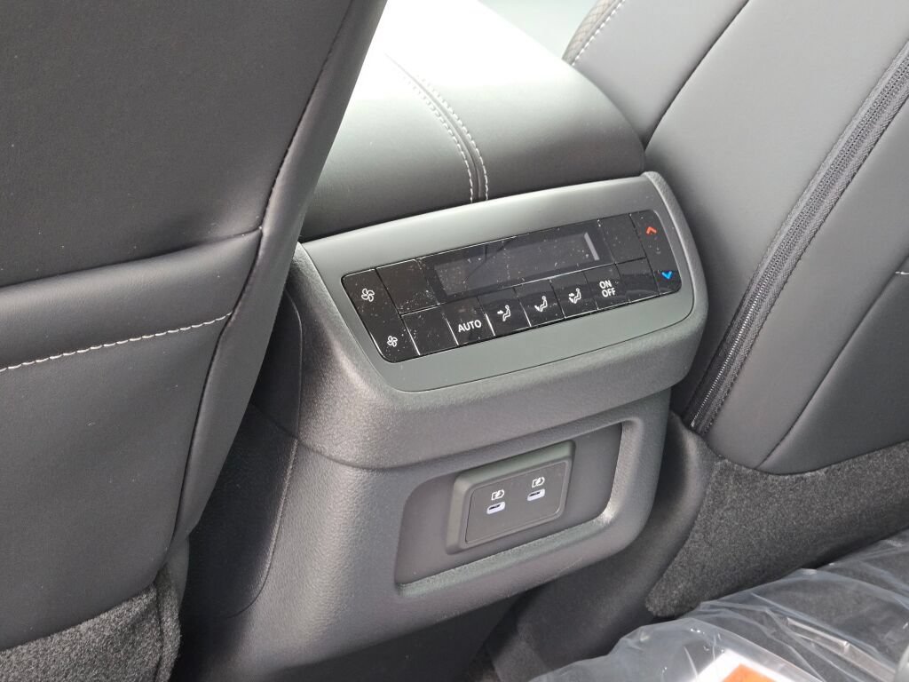 New 2026 Nissan Pathfinder SL AWD/4WD image 16