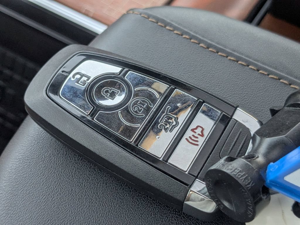 New 2026 Lincoln Navigator Black Label AWD/4WD image 33