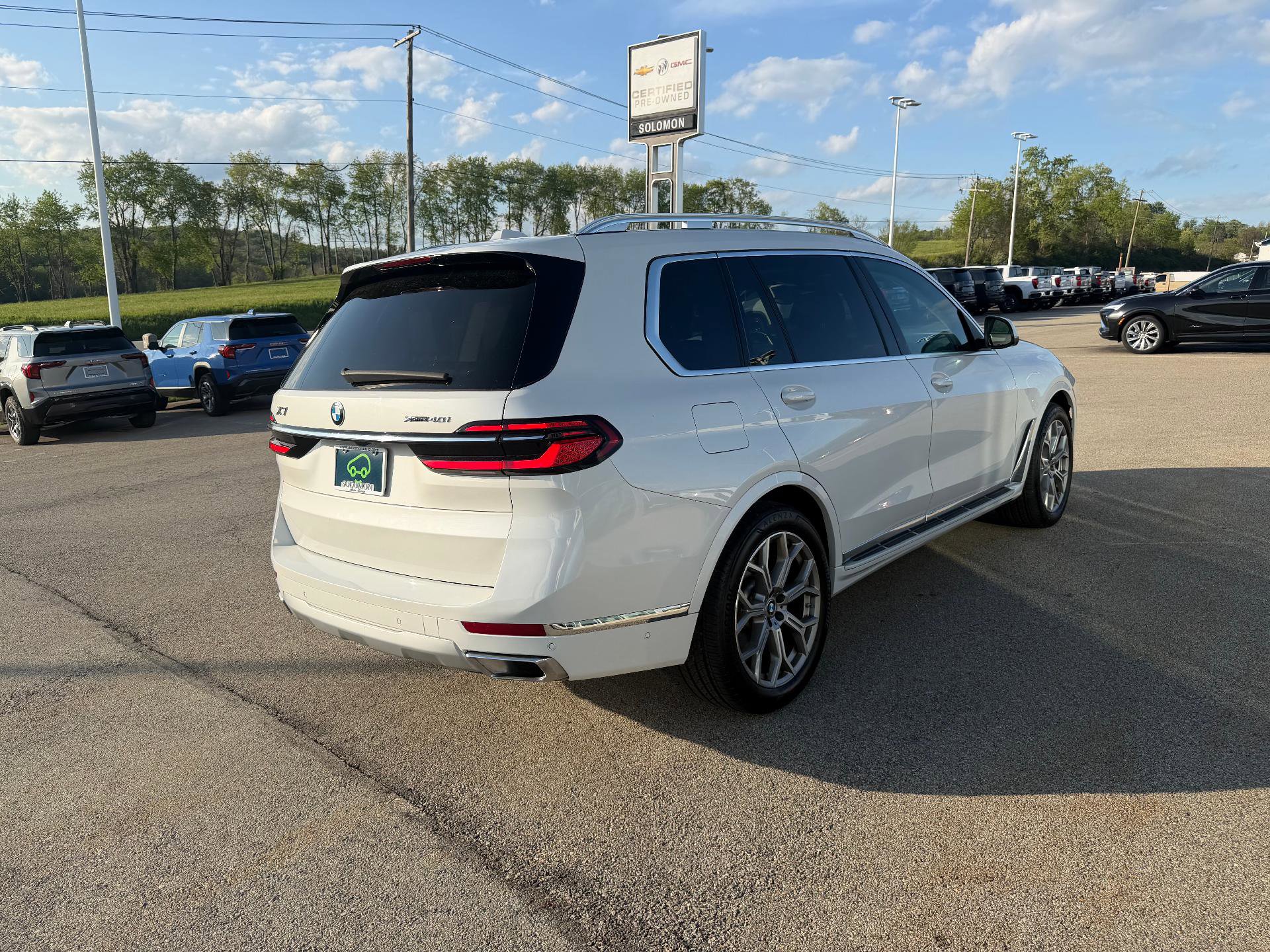 Used 2024 BMW X7 xDrive40i w/ Premium Package AWD/4WD image 6