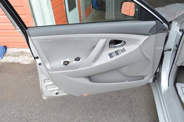 Used 2011 Toyota Camry LE w/ LE Extra-Value Pkg FWD image 28