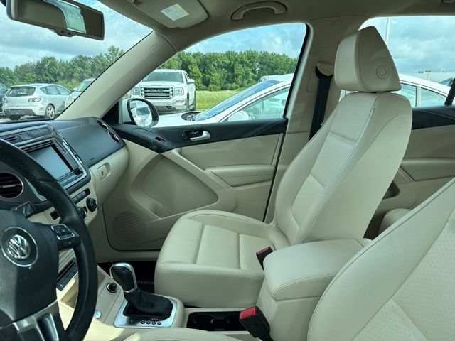 Used 2017 Volkswagen Tiguan S FWD image 9