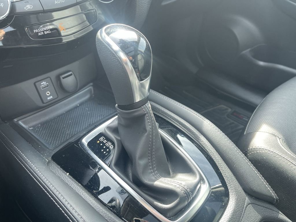 Used 2017 Nissan Rogue SL w/ SL Premium Package image 24