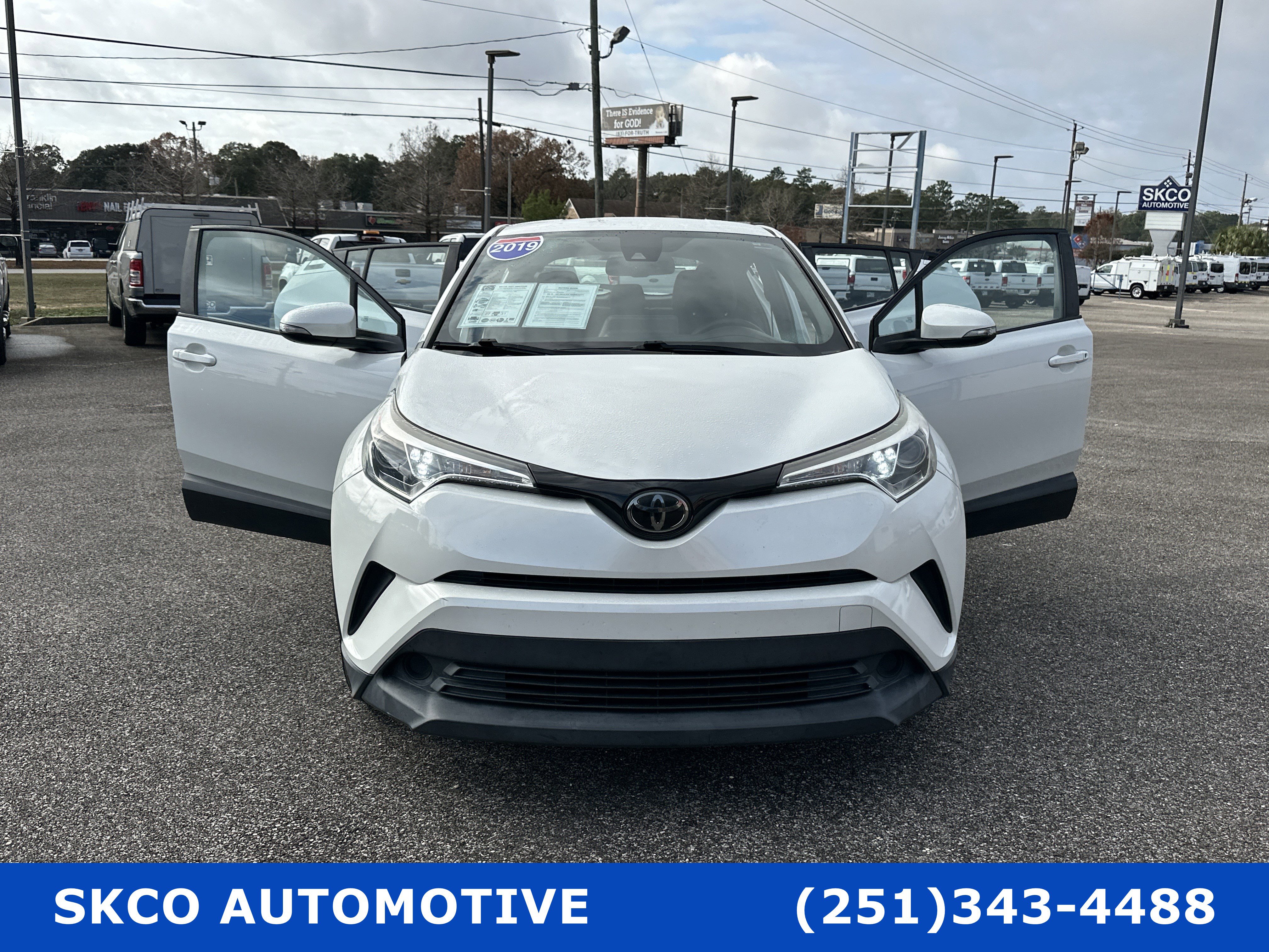 Used 2019 Toyota C-HR LE image 30